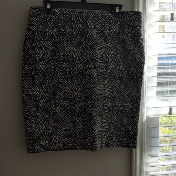 'Rafaella Petite' Pencil Skirt with pockets Size 10P Black/Cream NWOT - Picture 12 of 15